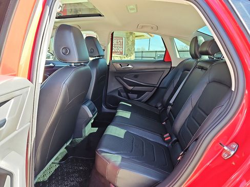 Used 2024 Volkswagen Jetta SEL image 9