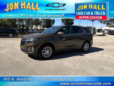 Used 2024 Chevrolet Equinox LT image 2