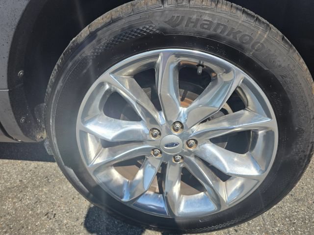 Used 2015 Ford Explorer Limited w/ Equipment Group 302A FWD image 10