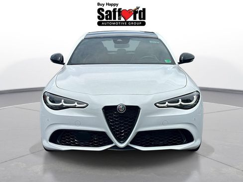 Used 2024 Alfa Romeo Giulia Veloce AWD/4WD image 8