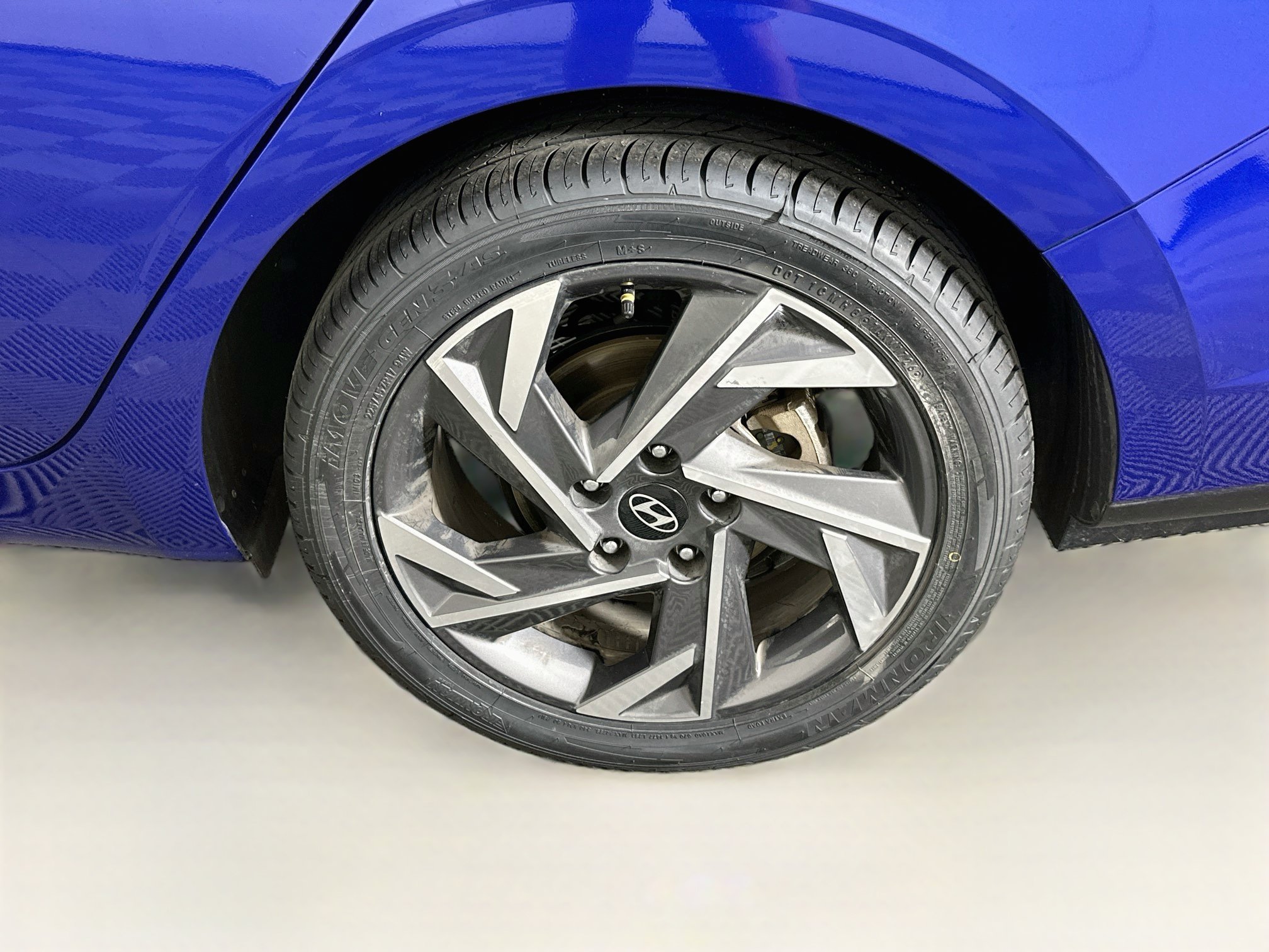 Used 2025 Hyundai Elantra SEL FWD image 11