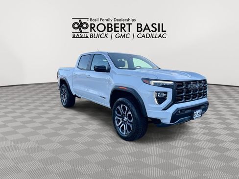 Used 2023 GMC Canyon AT4 w/ AT4 Premium Package AWD/4WD image 2