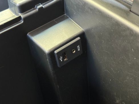 Used 2015 Nissan Titan PRO-4X image 28