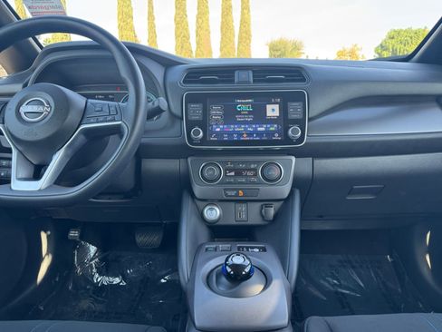 Used 2024 Nissan Leaf S image 15
