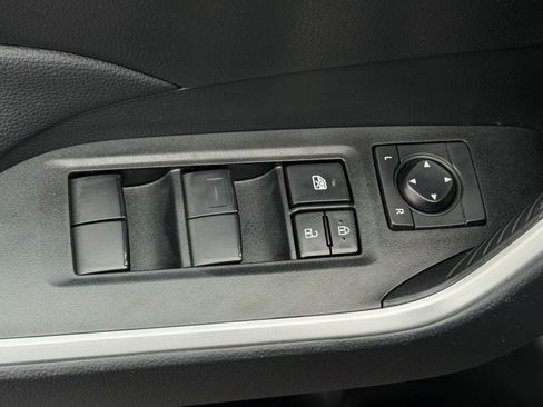 Used 2023 Toyota RAV4 LE AWD/4WD image 28