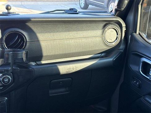 Certified 2023 Jeep Gladiator Overland image 16