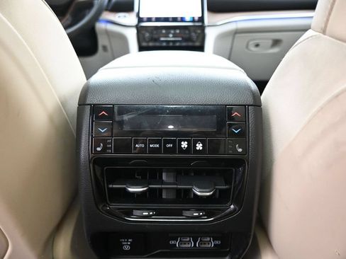 Used 2023 Jeep Grand Cherokee Summit w/ Adv Protech Group IV AWD/4WD image 28