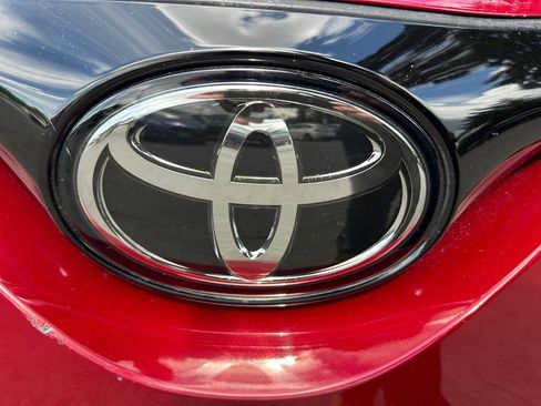 Used 2019 Toyota C-HR Limited FWD image 35