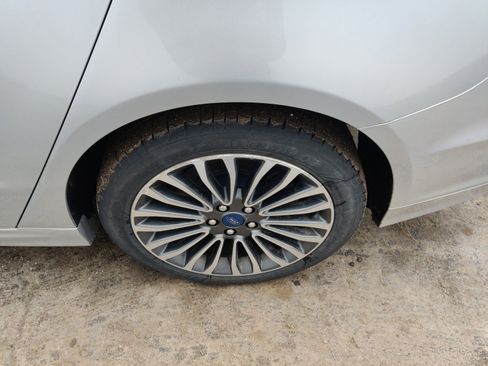 Used 2018 Ford Fusion Titanium image 12