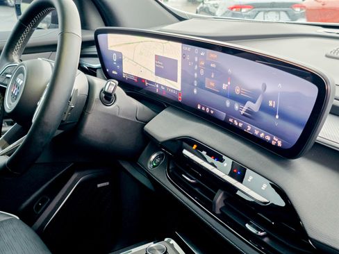 Used 2025 Buick Enclave Sport Touring image 16