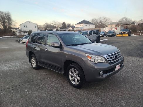 Used 2011 Lexus GX 460 w/ Comfort Plus Pkg AWD/4WD image 2