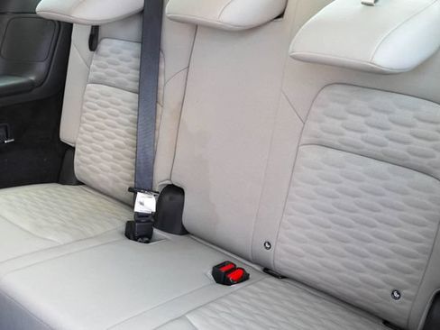 Used 2022 Nissan Pathfinder SV AWD/4WD image 14