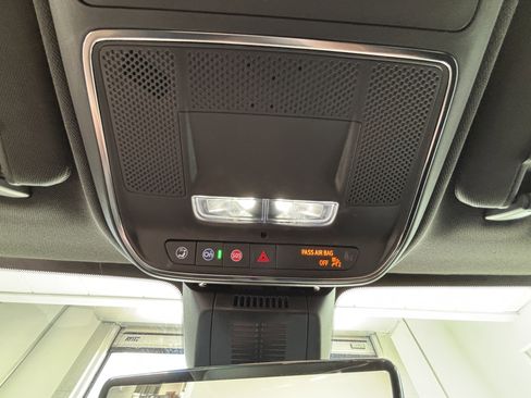 Used 2025 Chevrolet Equinox RS w/ Safety and Technology Package FWD image 17