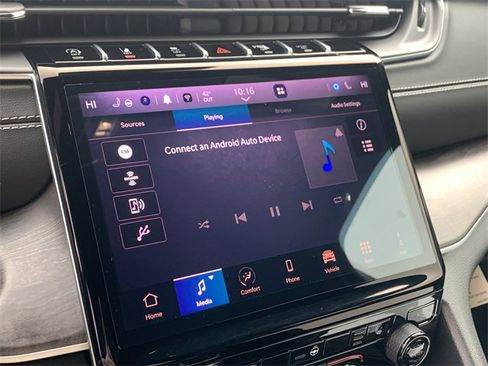 Certified 2025 Jeep Grand Cherokee Limited w/ Black Appearance Package image 29