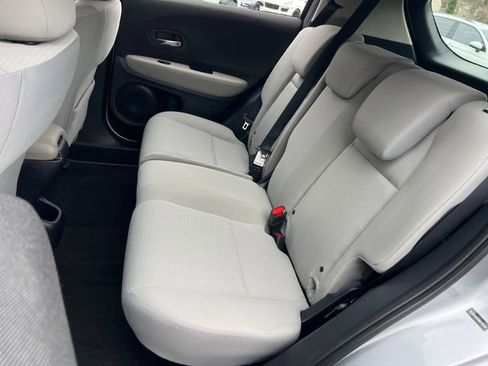 Used 2019 Honda HR-V LX image 18