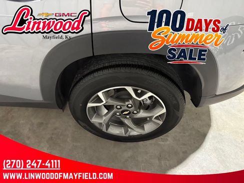 Used 2026 Chevrolet Trax LT FWD image 10