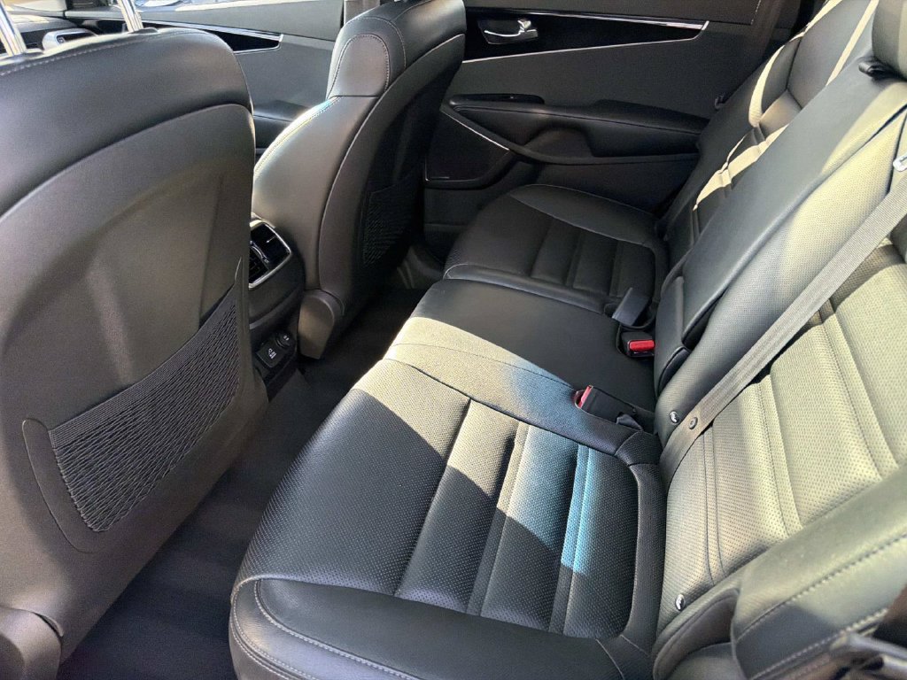 Used 2019 Kia Sorento SX FWD image 11