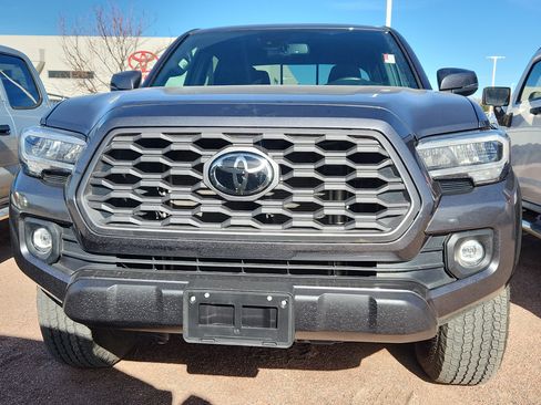 Used 2022 Toyota Tacoma TRD Off-Road w/ Technology Package image 2