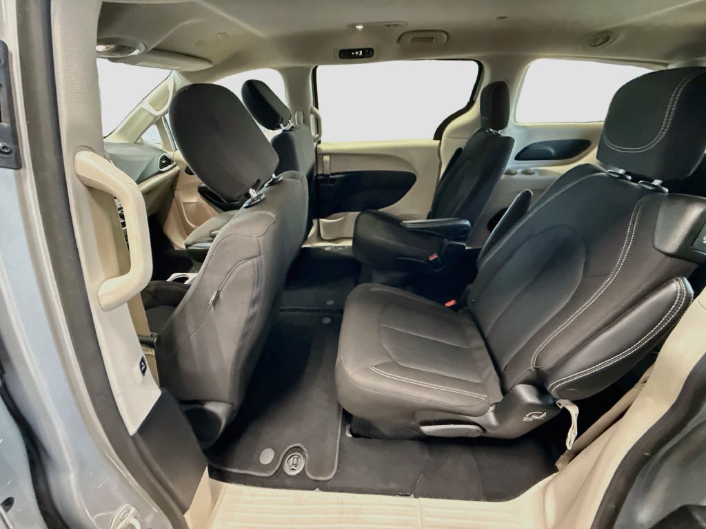 Used 2023 Chrysler Voyager LX FWD image 22