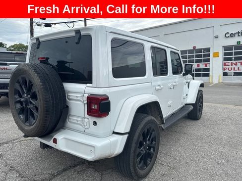 Used 2022 Jeep Wrangler Unlimited Sahara AWD/4WD image 17