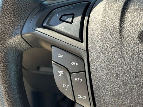 Used 2023 Ford Edge SE AWD/4WD image 16