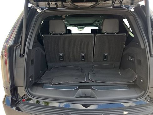 Used 2025 Cadillac Escalade Sport Platinum w/ LPO, ONYX Package AWD/4WD image 19