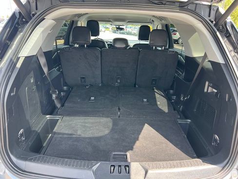 Used 2024 Ford Explorer XLT w/ Equipment Group 202A AWD/4WD image 25