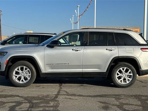 Certified 2022 Jeep Grand Cherokee Limited image 10