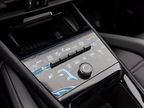 New 2026 Porsche Cayenne Coupe image 36