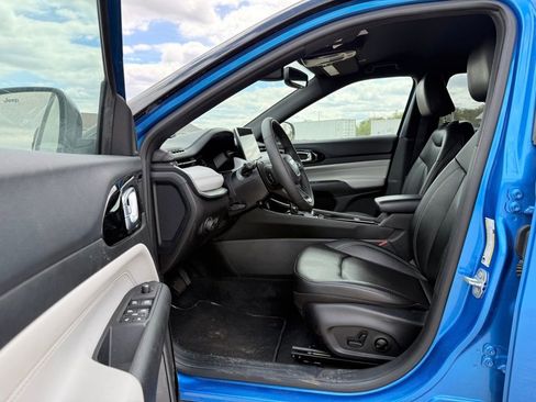 Used 2025 Jeep Compass Limited AWD/4WD image 8