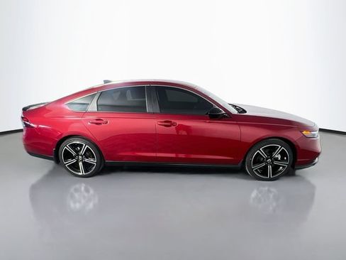 Used 2025 Honda Accord Sport image 9