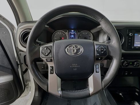 Used 2018 Toyota Tacoma SR5 image 17
