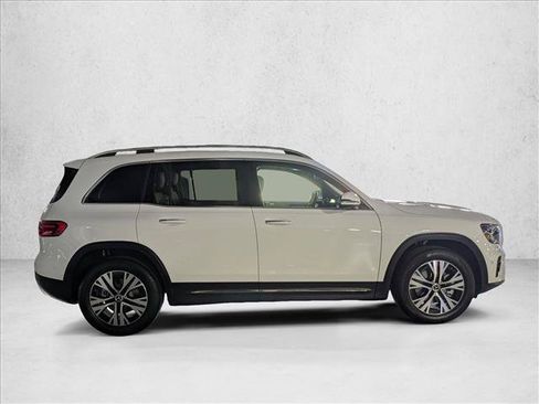 Used 2026 Mercedes-Benz GLB 250 image 4