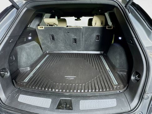 Used 2018 Cadillac XT5 Luxury w/ Driver Awareness Package image 30