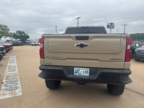 Used 2022 Chevrolet Silverado 1500 ZR2 w/ Technology Package AWD/4WD image 4