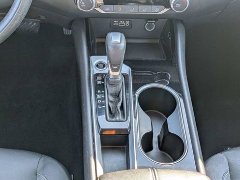Used 2024 Nissan Altima 2.5 SV FWD image 18