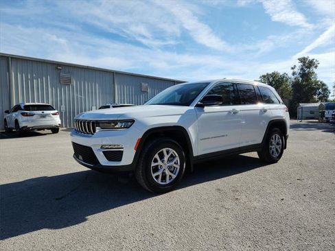 Certified 2022 Jeep Grand Cherokee Limited w/ MOPAR Finishing Package image 2