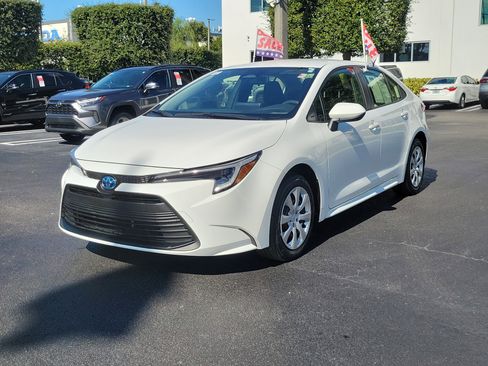 Used 2024 Toyota Corolla LE image 5