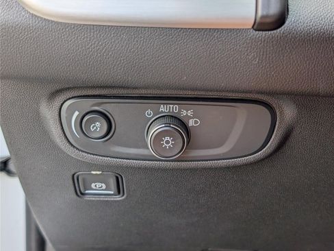 Used 2024 GMC Terrain SLE FWD image 19