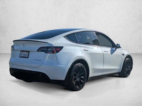 Used 2021 Tesla Model Y Long Range image 5
