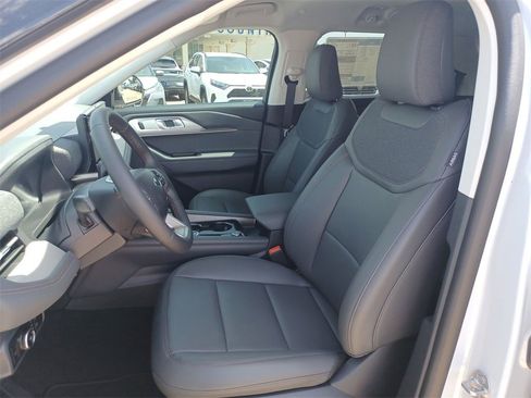 New 2025 Ford Explorer Active w/ Active Comfort Package image 12
