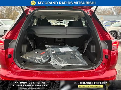 New 2026 Mitsubishi Outlander ES image 17