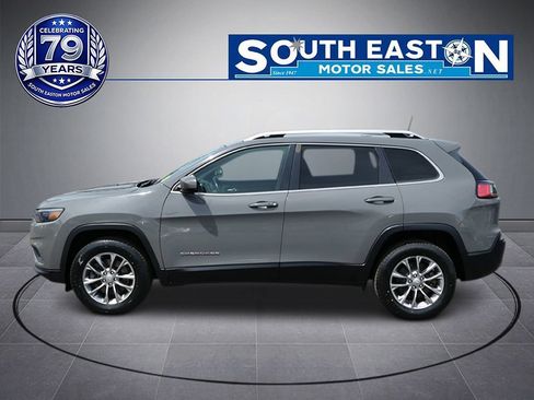 Used 2019 Jeep Cherokee Latitude Plus w/ Cold Weather Group AWD/4WD image 7