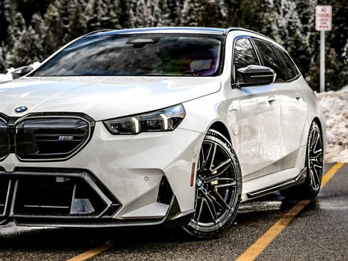 New 2026 BMW M5 Touring image 4