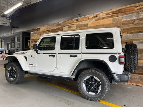Used 2022 Jeep Wrangler Unlimited Rubicon w/ Steel Bumper Group AWD/4WD image 17