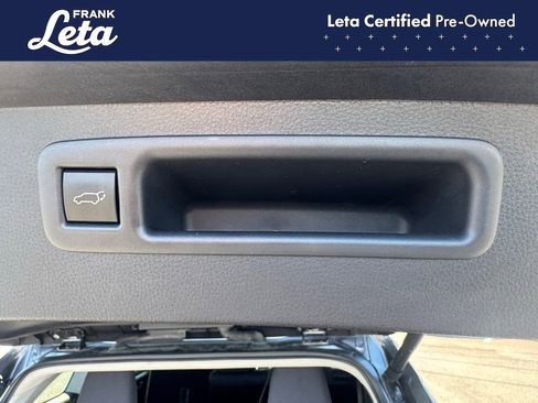 Used 2024 Toyota Highlander LE AWD/4WD image 14