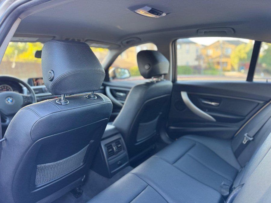 Used 2013 BMW 328i Sedan RWD image 16