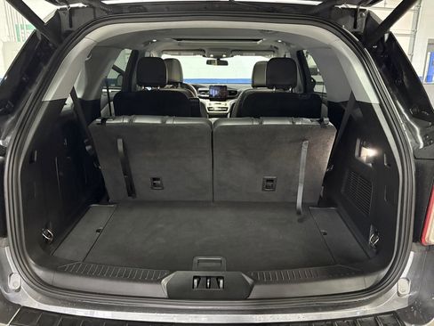 Certified 2022 Ford Explorer XLT w/ Equipment Group 202A image 22
