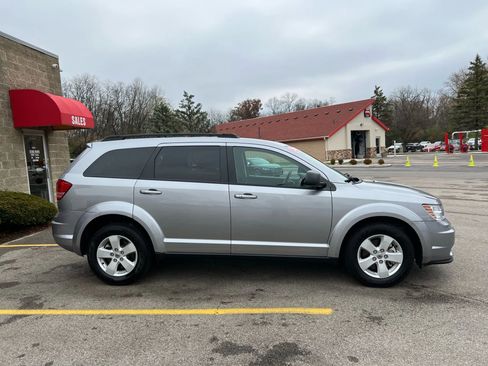Used 2018 Dodge Journey SE w/ Popular Equipment Group FWD image 4