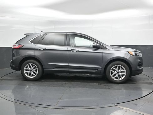 Used 2024 Ford Edge SEL AWD/4WD image 3